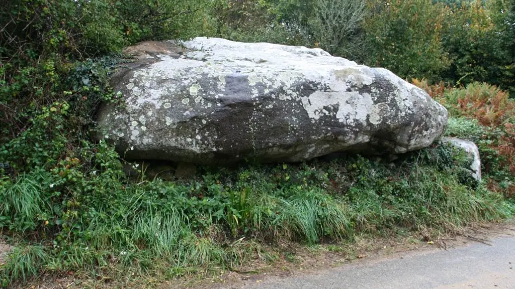 Le Nellud - Dolmen - Locmariaquer - Morbihan Bretagne Sud