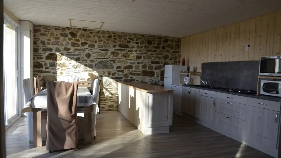 8-Salle-Commune-Cuisine-Couloumine-Breizh