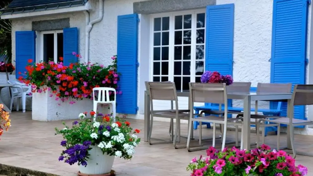 056MS000126_Sigoignet_terrasse fleurie (Copy) (3)