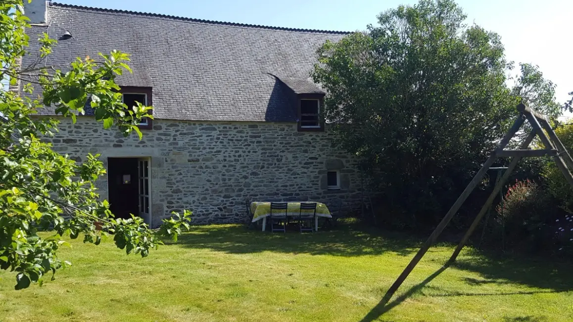 056MS000288_Dano_Gîte de Deil jardin