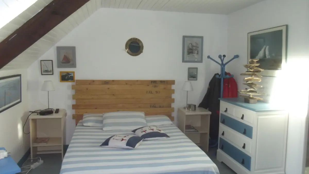 056MS000335-MorbihanConciergerie_chambre