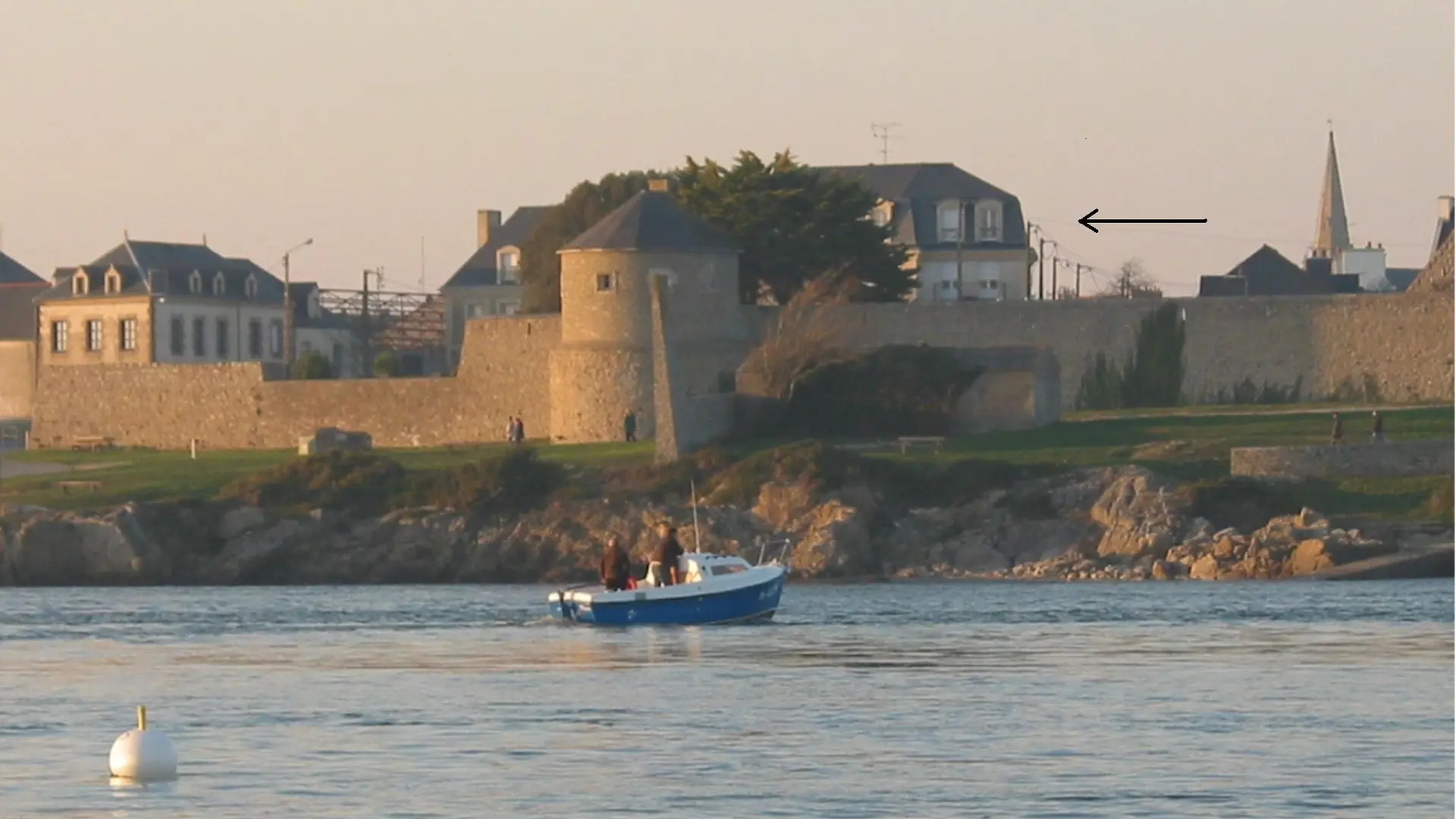 056MS000472_Lair_Ext appt