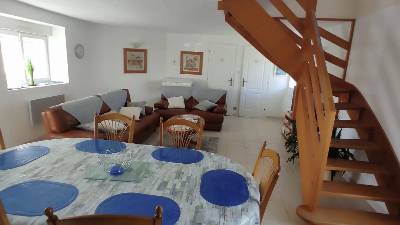 056MS000422_Coudert_Sallon