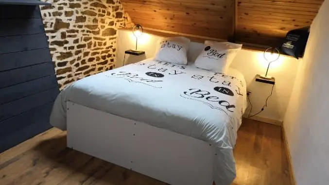 056ms000185_Derenne_chambre fond