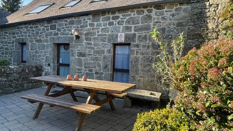 1_location_Gîte_d'étape-hostel_Ty Bihui_petit gîte extérieur_Pluméliau-Bieuzy_Vallée du Blavet