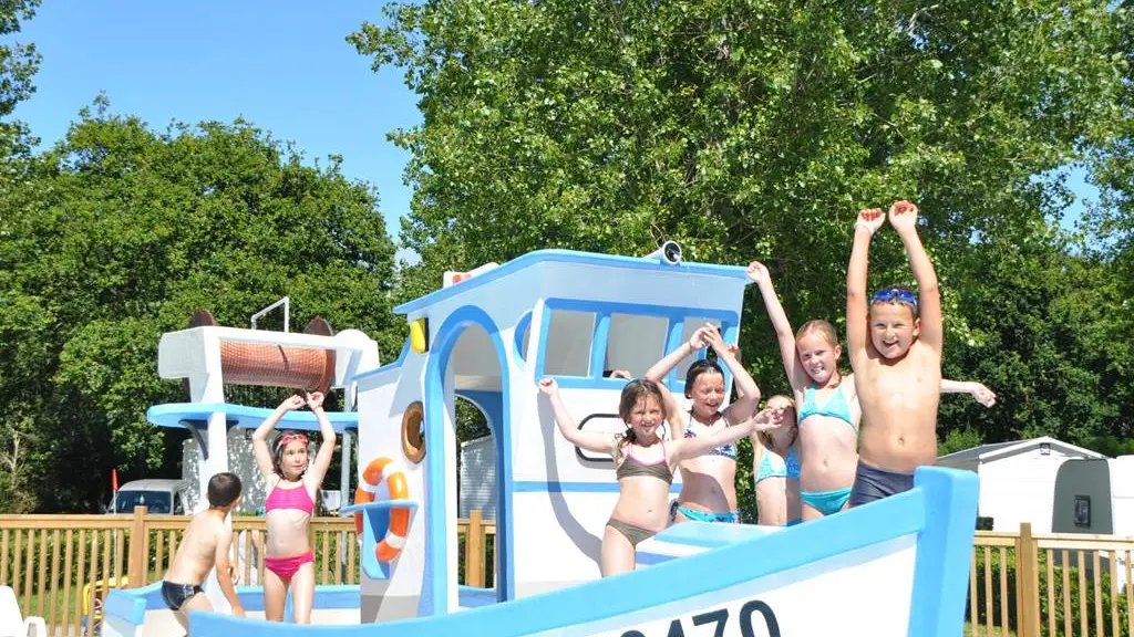 13-aire de jeux camping plijadur la trinité sur mer