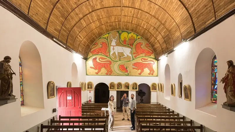 eglise_graal_mosaique_cerfblanc_Tréhorenteuc_DestinationBrocéliande