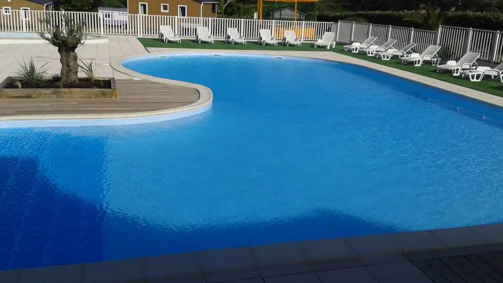 Piscine chauffée à 27° pour petits et grands