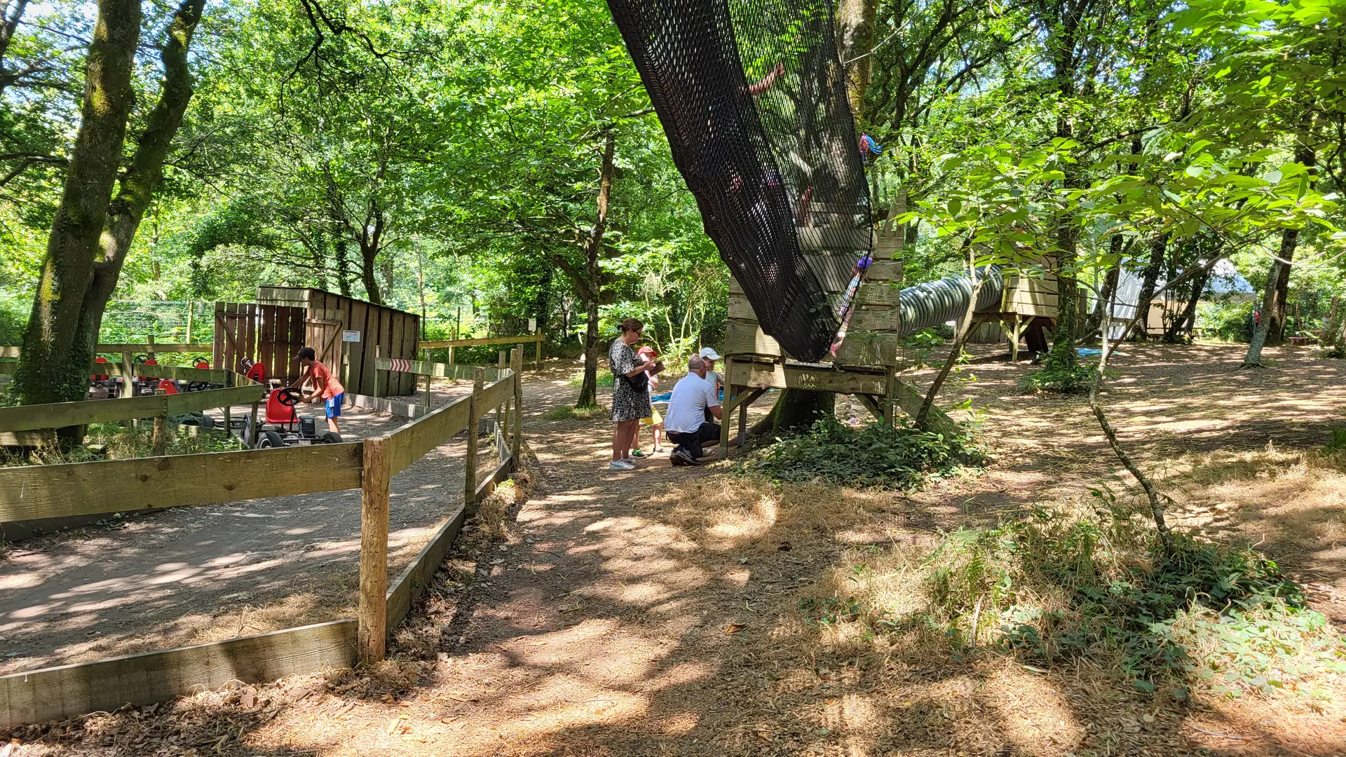 land aux lutins parc loisirs famille morbihan chasse au tresor karts filets