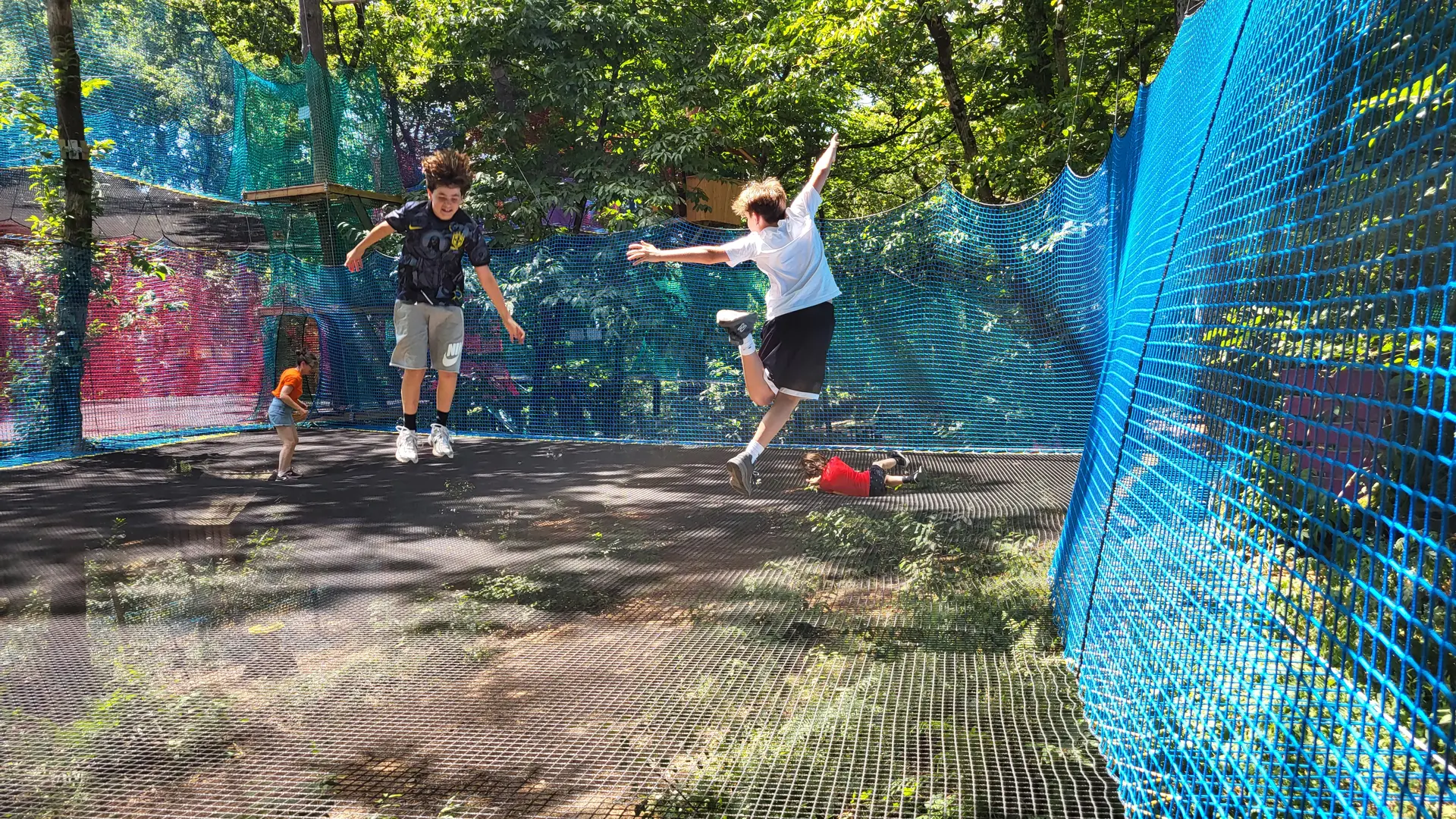 land aux lutins parc loisirs nature filets geants trampoforest et parcabout