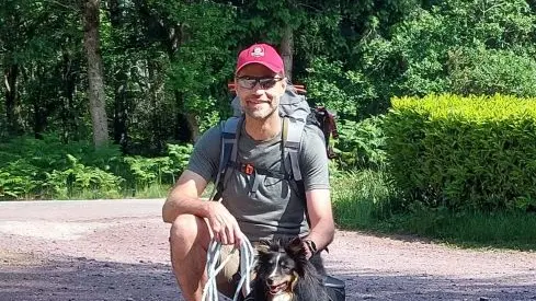 25_12_318_CampingBroceliande_Campeur