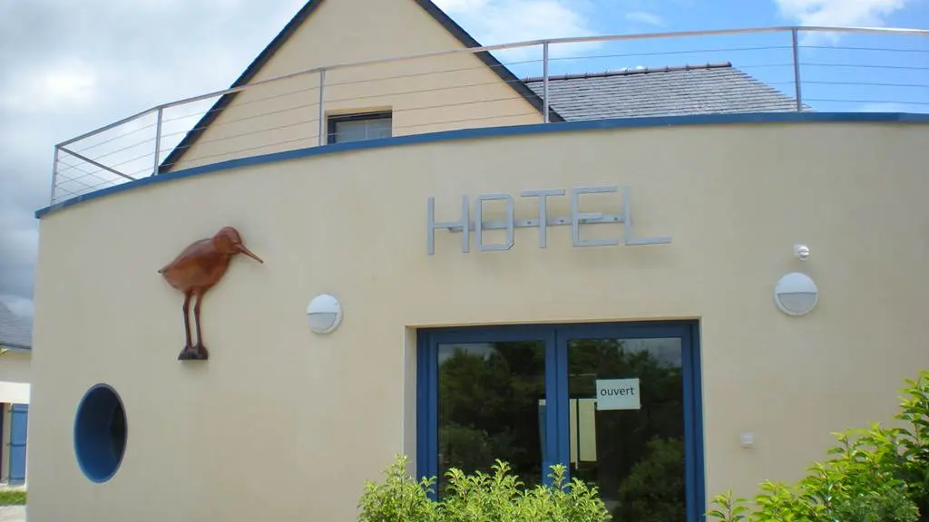 Façade-Hôtel-Chevalier-Gambette-Saint-Armel-Presqu'île-de-Rhuys-Golfe-du-Morbihan-Bretagne sud