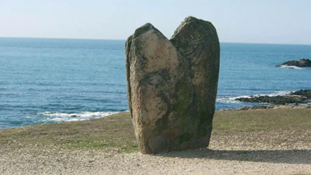 menhir évèque