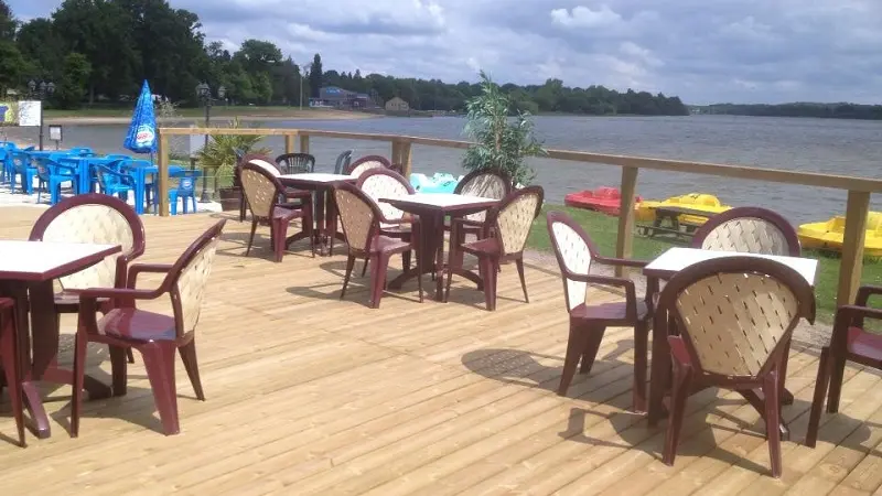 crêperie du lac - terrasse - lac au Duc - Taupont - Morbihan