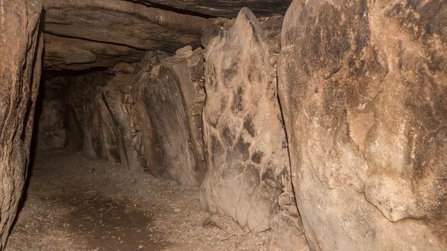 Tumulus-Rocher-Kernours-Le-Bono