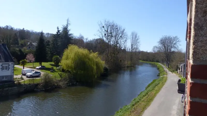 Chambre - hôtes - lits - canal - Josselin - Destination - Brocéliande