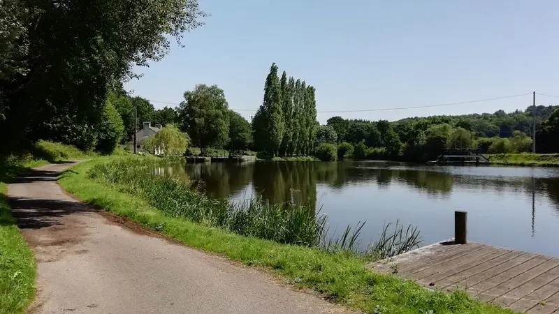 Aire de stationnement - Guillac - Morbihan - Bretagne