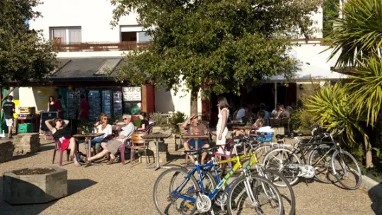 BELLEILE-2010_XDP4827_1880580_540x3601_1890038_hd