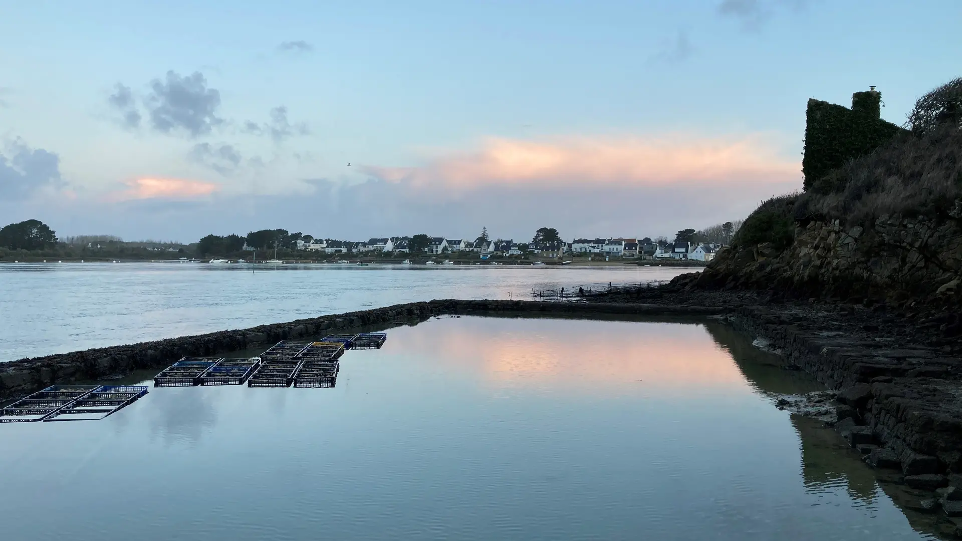 Belz- Larmor Ostrea - Vue sur les bassins