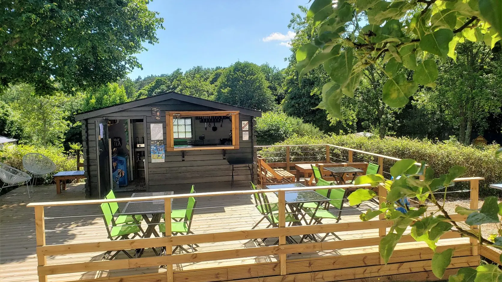 Camors - Le Petit Bois - Terrasse Snack