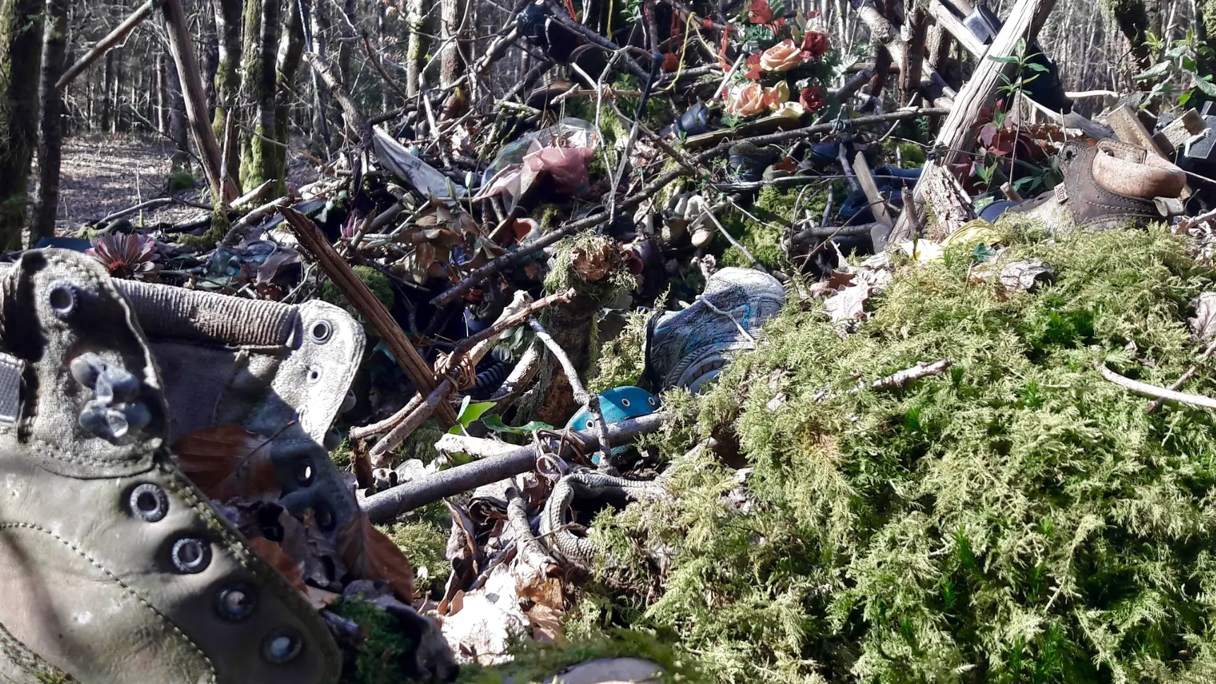 Chêne Bé-Er-Sant (Tombe du Saint)