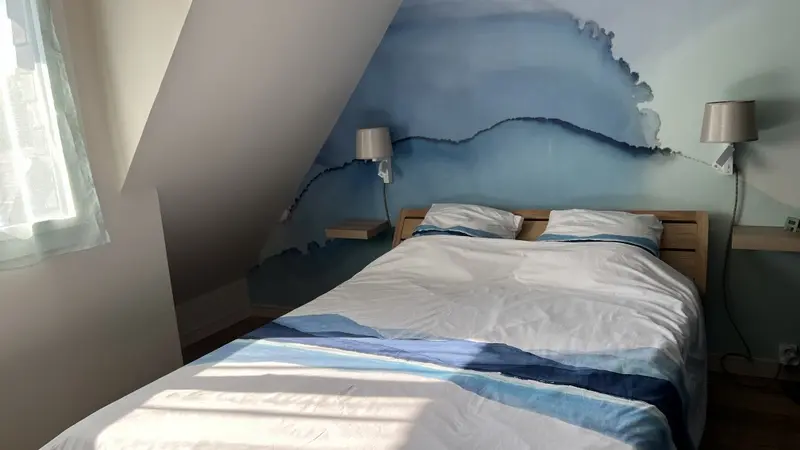 Chambre-etage-location-de-vacances-o-delices-marins-carnac