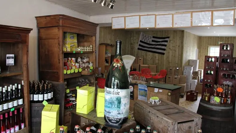 Cidre-artisanal-La-Ruaudaie---magasin