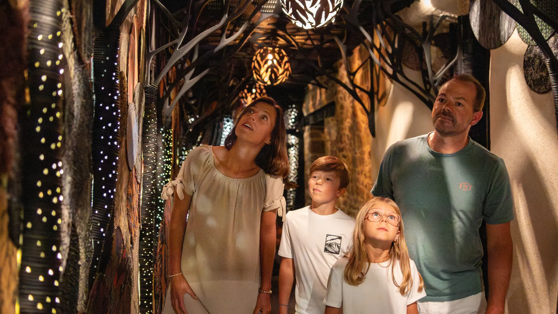 Couloir_ Brocéliande, la Porte des Secrets ©NoëllaPennanech - Destination Brocéliande1