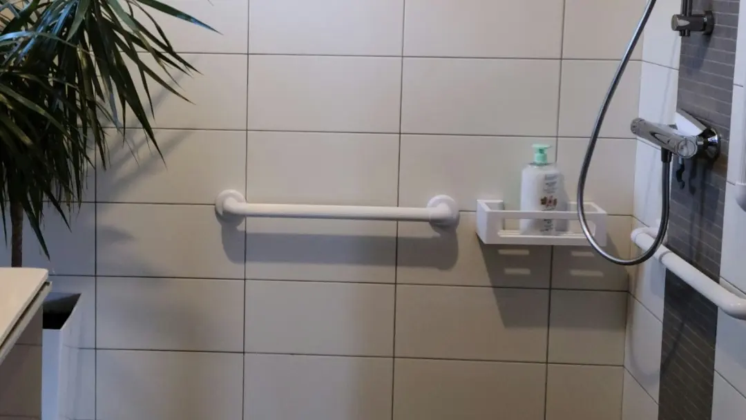 DOUCHE-PMR