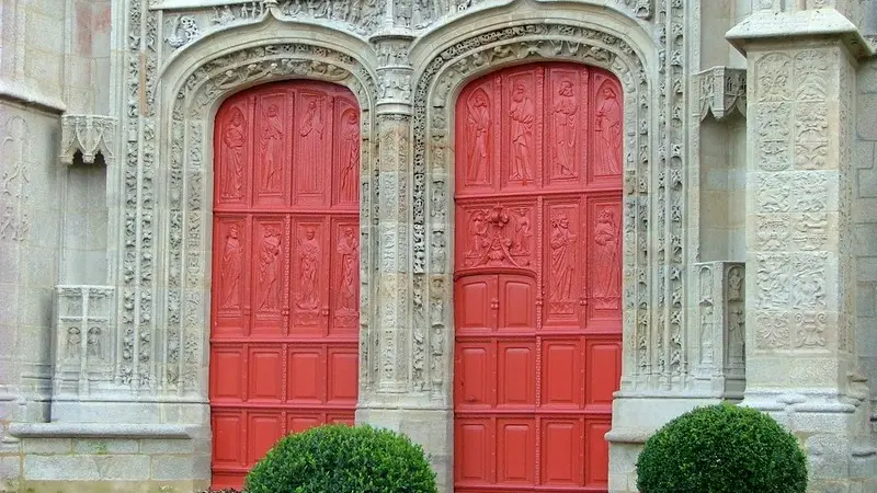 Portail nord de l'église Saint-Armel