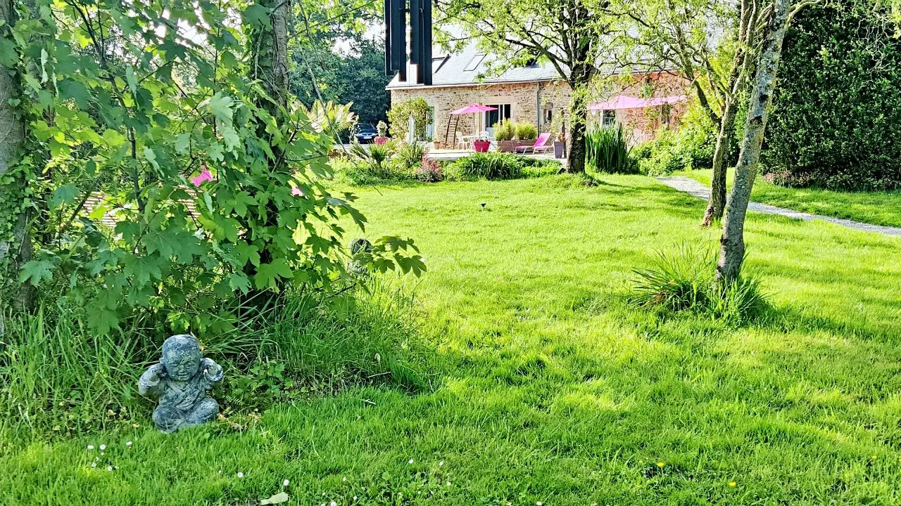 Domaine de Kérizel - Morbihan-maison d'hôtes-jardin et boudhas