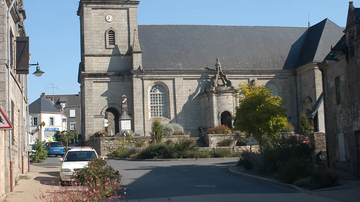 Guern l'église Paroissiale (1)