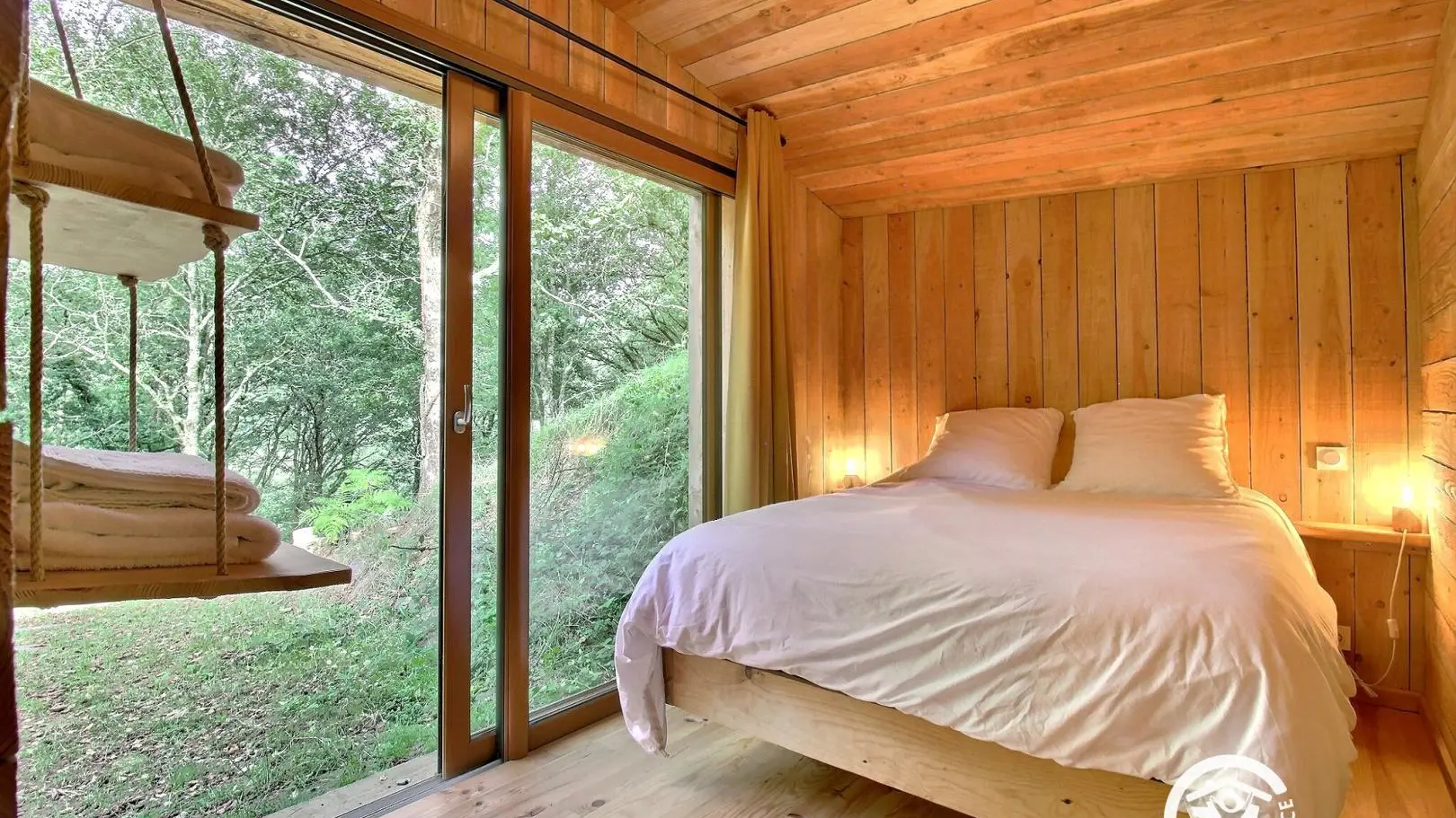 Hébergement insolite Koadou_Cabane Elouan_chambre_Pluméliau-Bieuzy