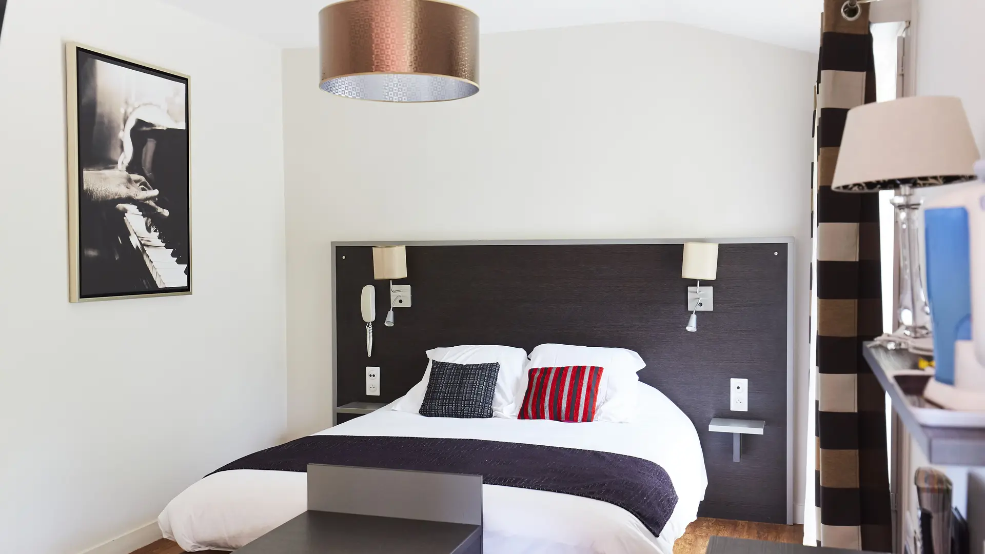 Hôtel Auberge du Cheval Blanc Baud Vallée du Blavet_chambre1@A.Lamoureux