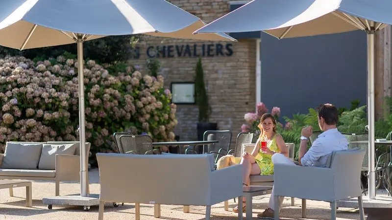 Restaurant - Les Chevaliers - terrasse - Ploërmel - Brocéliande - Bretagne