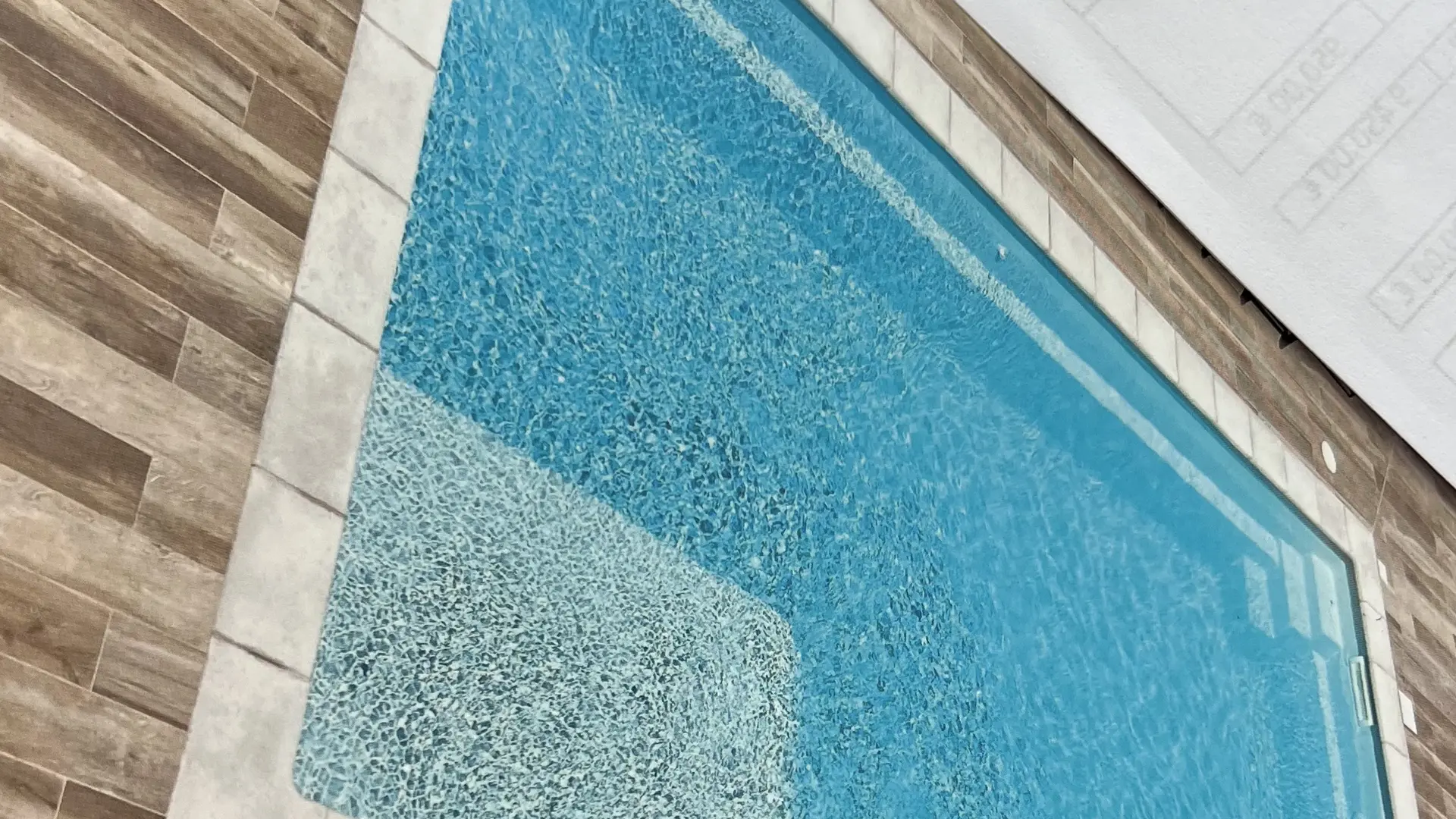 Piscine chauffée avec plage