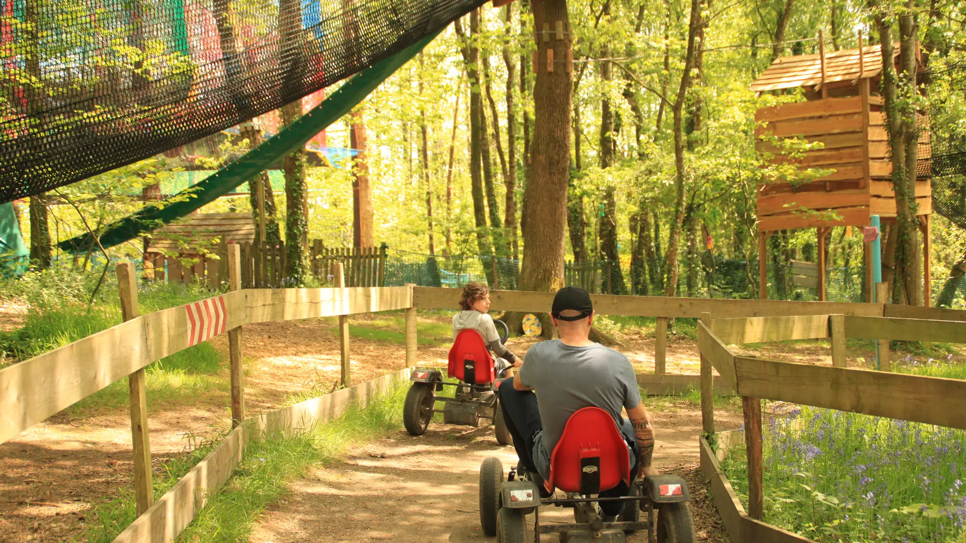 land aux lutins karts a pedales circuit Marzin Kart cabanes filets