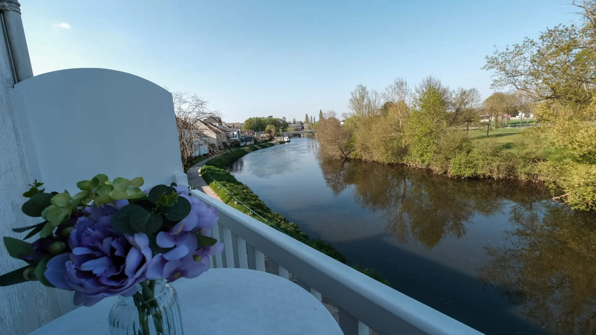 Vue canal Le Balcon de l'Oust
