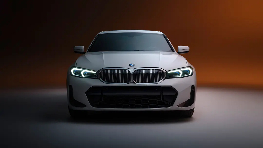 Instagram Post-bmw_3er_front_wf02_lay_Online only