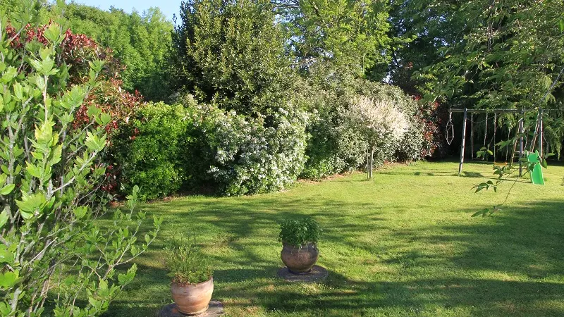 Chambre - hôtes - Figuier Gué - jardin - Lantillac - Brocéliande