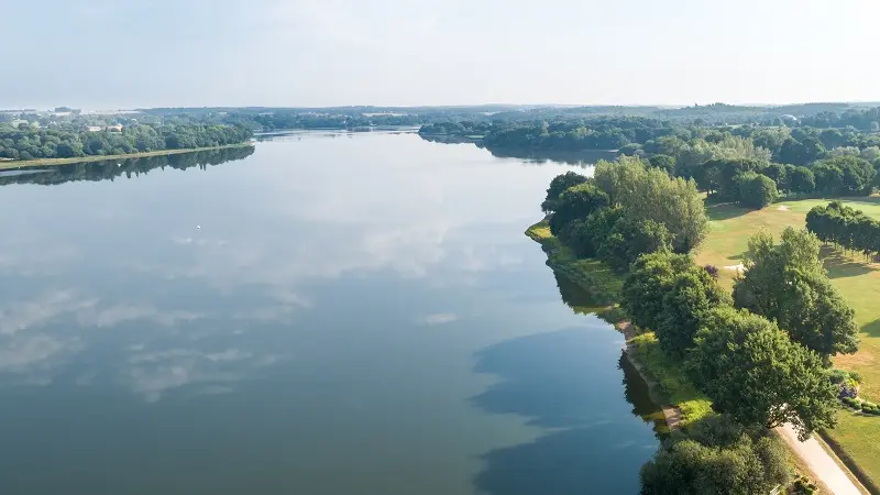 Lac au Duc - plus grand lac de Bretagne - Ploërmel - Brocéliande