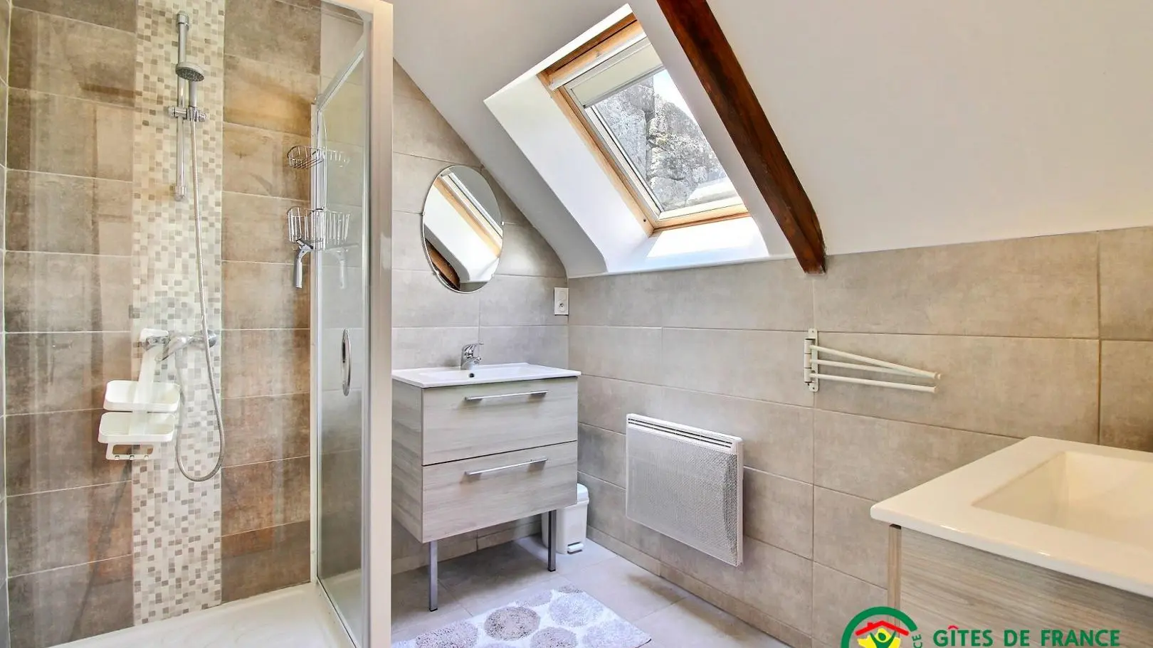 Location vacances_Gîte de Coët Kerven_salle d'eau_Melrand_Vallée du Blavet©Gîtes de France Morbihan