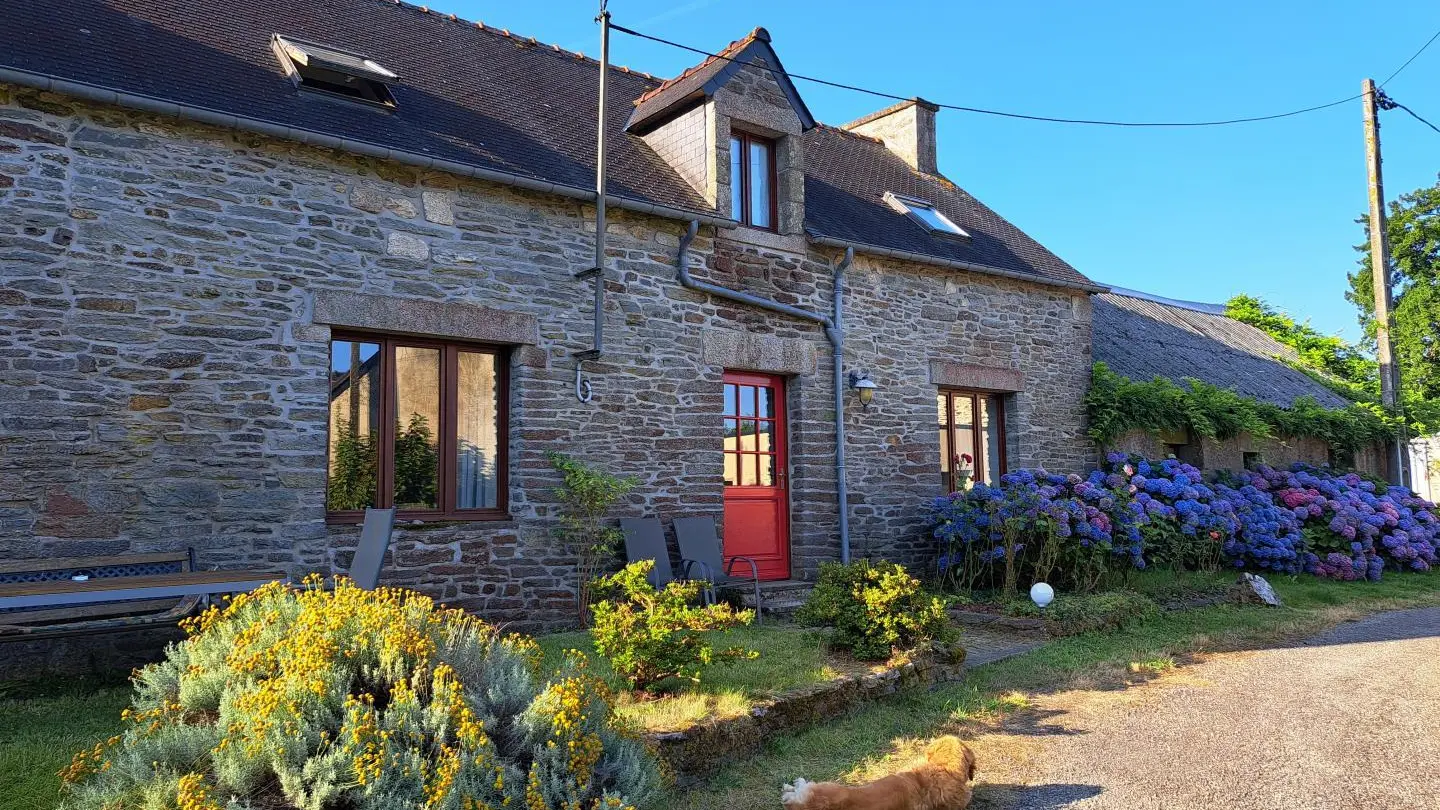 Location vacances_Gîtes du Rhun_Hortesia_extérieur_Pluméliau-Bieuzy©Gîtes de France 56