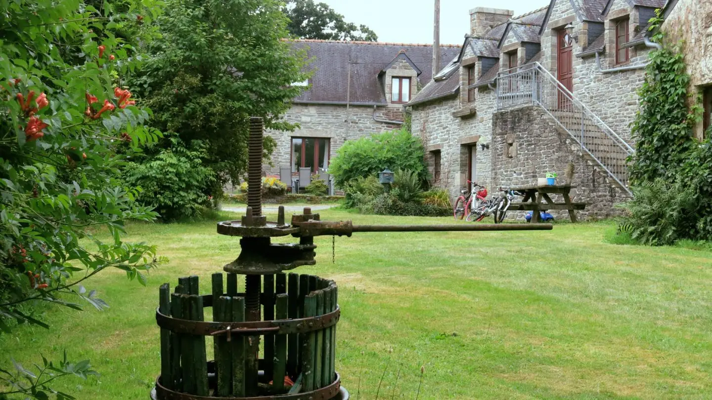 Location vacances_Gîtes du Rhun_Hortesia_jardin_Pluméliau-Bieuzy©Gîtes de France Morbihan