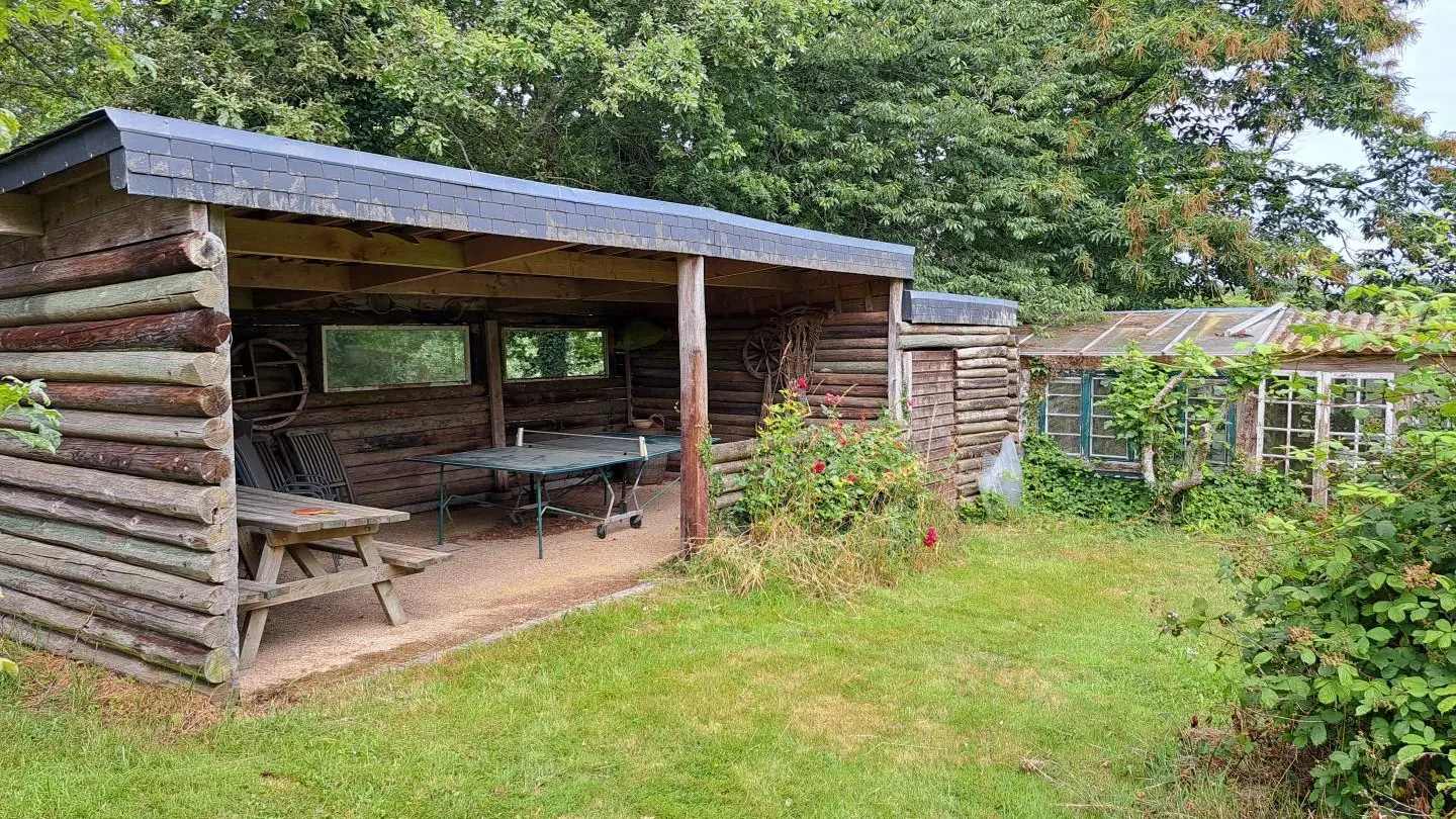 Location vacances_Gîtes du Rhun_Paeonia_abri_Pluméliau-Bieuzy©Gîtes de France Morbihan