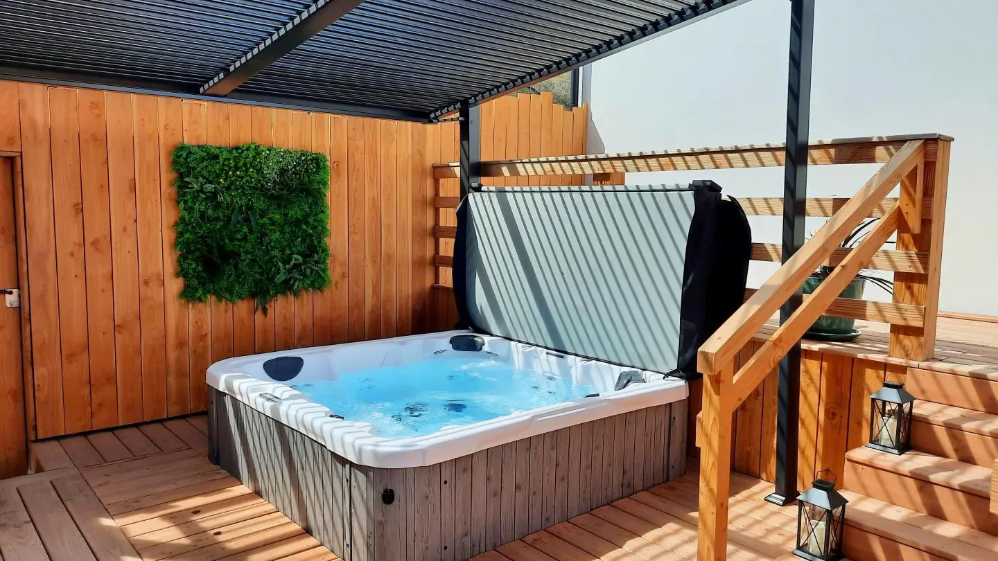 Location vacances_gîtes_à fleur d'eau_Nymphea_spa_Saint-Barthélemy©Gîtes de France