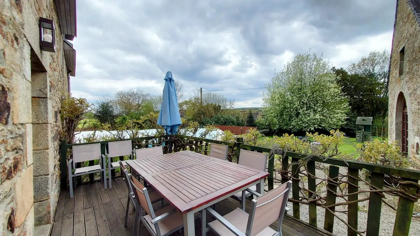 Location vacances_gîtes de Kerabellec_Alouette_terrasse_Baud_Vallée du Blavet©Gîtes de France