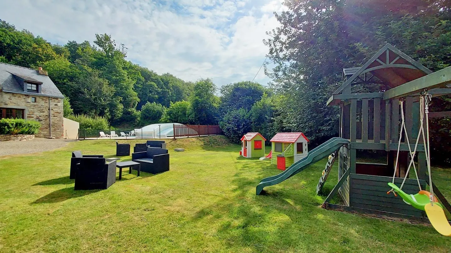 Location vacances_gîtes de Kerabellec_Pierrot_jardin_Baud_Vallée du Blavet©Gîtes de France