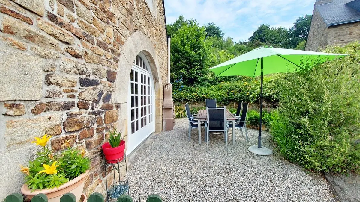 Location vacances_gîtes de Kerabellec_Pierrot_terrasse_Baud_Vallée du Blavet©Gîtes de France (2)