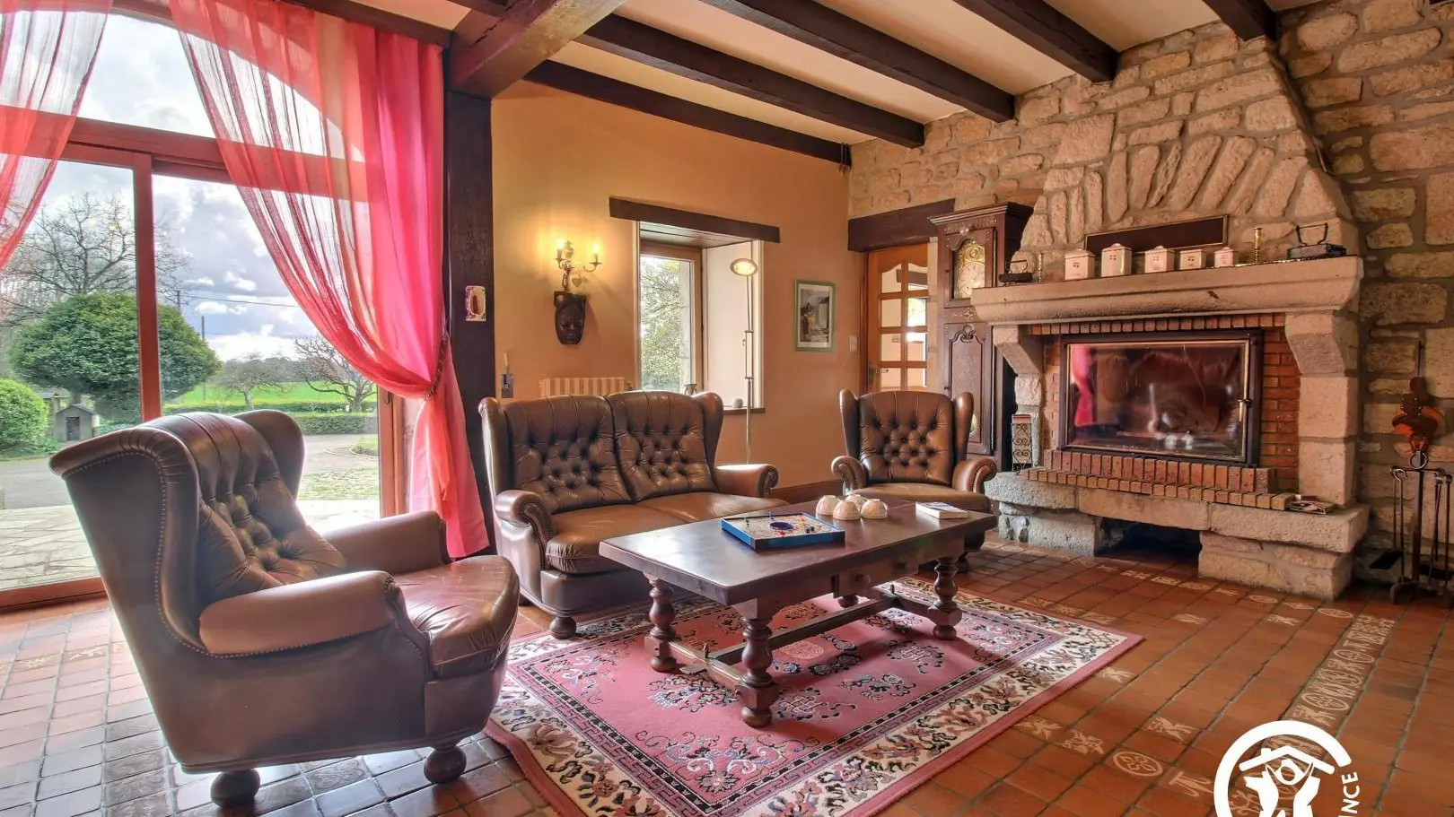 Location vacances_gîtes de Kergoff_Grange_salon_Pluméliau-Bieuzy©Gîtes de France